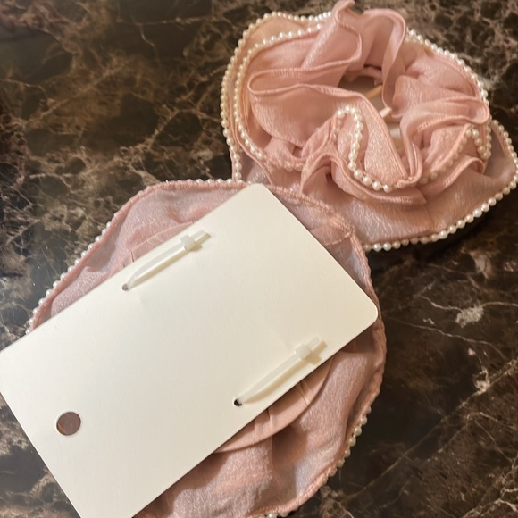 Hand Designed Light Pink Comb Scrunchie - Picture 7 of 7